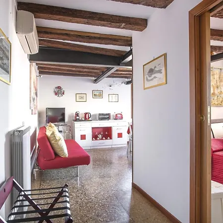 Ca Alle Guglie Apartment